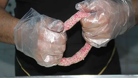 Elazığlı ustanın yaptığı frambuazlı simit büyük ilgi gördü, patent başvurusunda bulundu