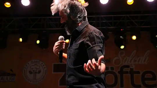 Elazığlılar Salçalı Köfte Festivalinde Zafer Döner'le coştu