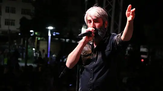 Elazığlılar Salçalı Köfte Festivalinde Zafer Döner'le coştu