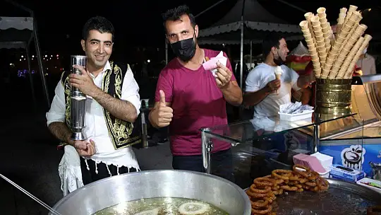 Elazığlılar Salçalı Köfte Festivalinde Zafer Döner'le coştu