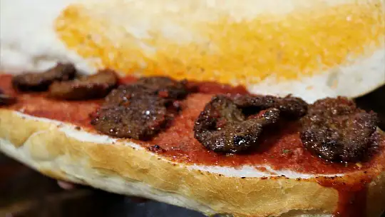Elazığlılar Salçalı Köfte Festivalinde Zafer Döner'le coştu