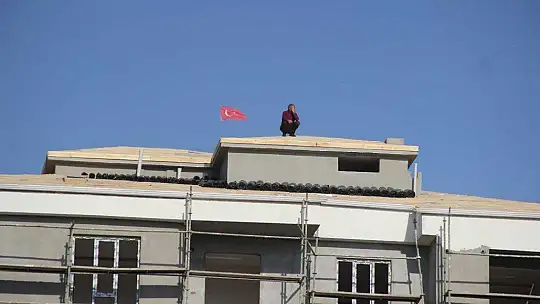 Elazığspor aşkı engel tanımıyor: İnşaatlara çıkıp maçı izlediler