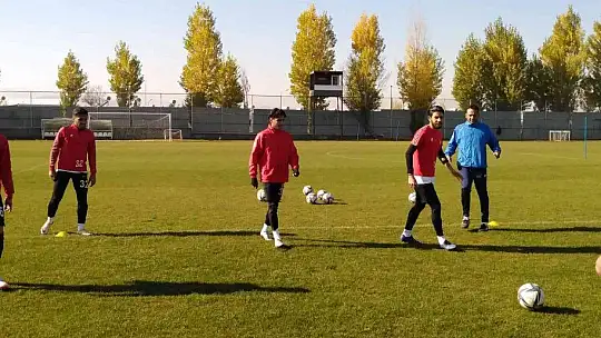 Elazığspor, Batman Petrolspor maçı hazırlıklarına tek antrenmanla devam etti