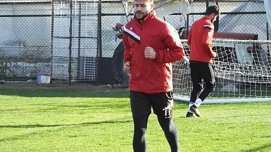 Elazığspor'da 3 oyuncu takımdan ayrıldı
