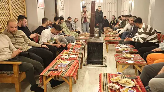 Elazığspor futbolcuları kürsübaşı etkinliğinde eğlendi
