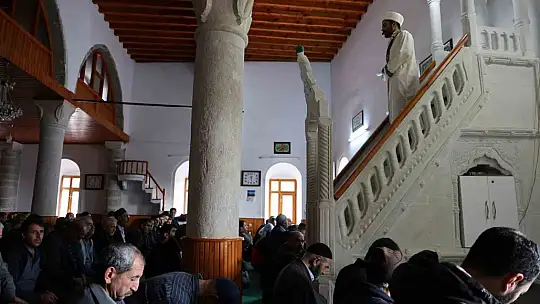 Ermeni ustaların yaptığı 2 asırlık minber görenleri hayran bırakıyor