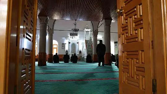 Ermeni ustaların yaptığı 2 asırlık minber görenleri hayran bırakıyor