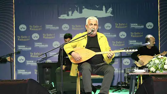 Esat Kabaklı Elazığlılarla buluştu