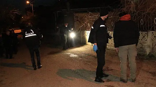 Evinin önüne gittiği şahsı aşağı çağırıp vurdu