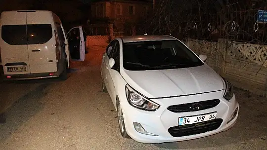 Evinin önüne gittiği şahsı aşağı çağırıp vurdu
