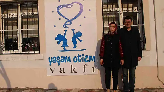 Evlatlarına otizm tanısı konulan çift, vakıf kurarak hayatlarını otizmli bireylere adadı