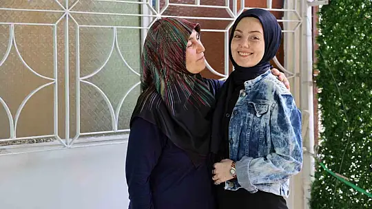 Fedakar anne, böbreğini vererek kızını yeniden hayata bağladı