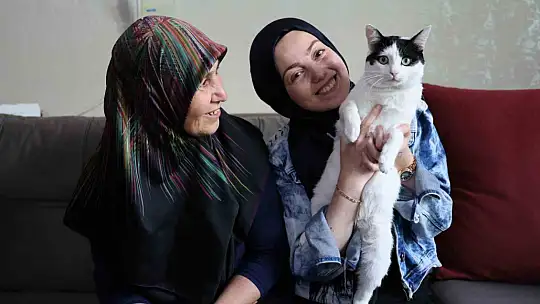 Fedakar anne, böbreğini vererek kızını yeniden hayata bağladı