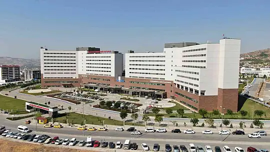 Fethi Sekin Şehir Hastanesi bölgede 'skolyoz' hastalarının umudu oldu