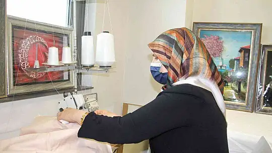 Fethi Sekin Şehir Hastanesinde açılan el sanatları kursu..