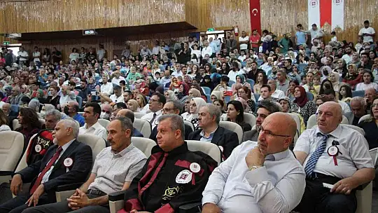 Fırat Üniversitesi 34. dönem tıp mezunlarını uğurladı