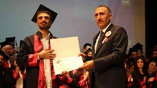 Fırat Üniversitesi 34. dönem tıp mezunlarını uğurladı