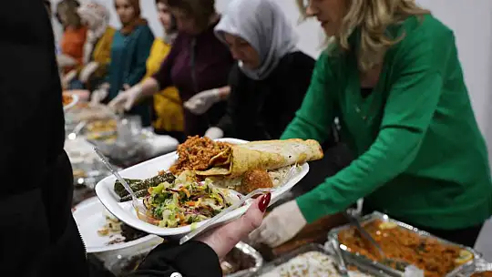 Fırat Üniversitesinden sınav heyecanına 'lezzetli' destek