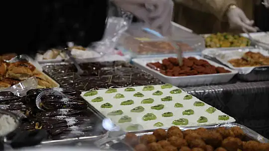 Fırat Üniversitesinden sınav heyecanına 'lezzetli' destek