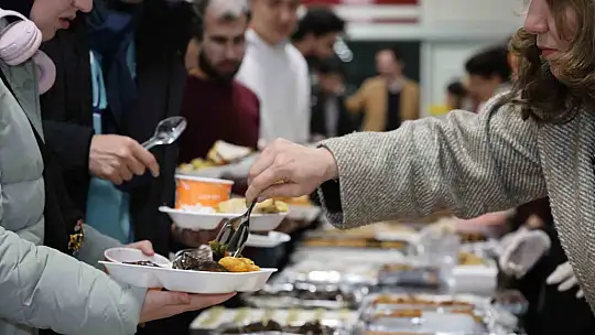 Fırat Üniversitesinden sınav heyecanına 'lezzetli' destek