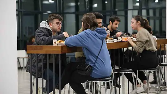 Fırat Üniversitesinden sınav heyecanına 'lezzetli' destek