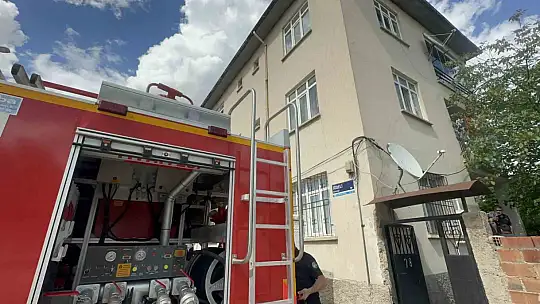 Fırında unutulan yemek az daha evi yakıyordu