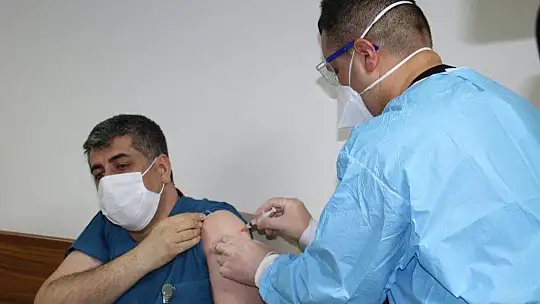 2 Günde Bin 492 Sağlık Çalışanı Aşılandı