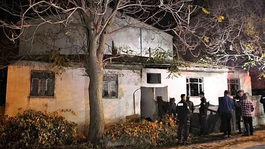Gece yarısı facianın eşiğinden dönüldü: Yangına uykusunda yakalandı