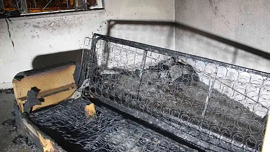 Gece yarısı facianın eşiğinden dönüldü: Yangına uykusunda yakalandı