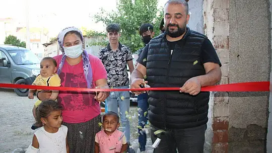 Gençlerden alkışlanacak hareket, 3 çocuk annesine ev sürprizi