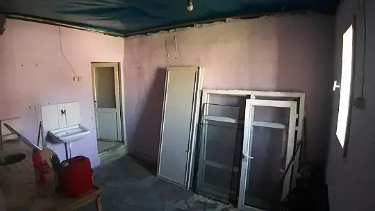 Gençlerden alkışlanacak hareket, 3 çocuk annesine ev sürprizi