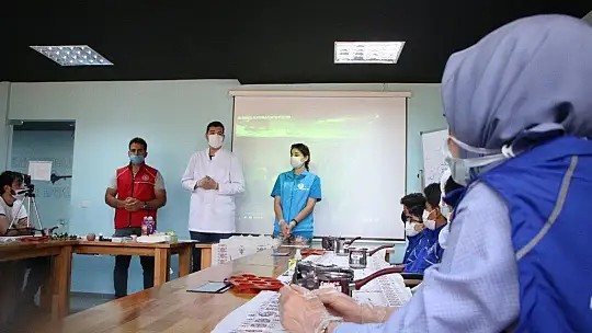 Gençlerin 'oyuncaklı sabun' fikri, el yıkama alışkanlığı kazandırıyor