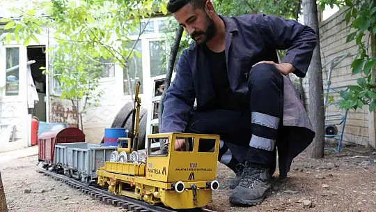 Gerçekleştiremediği hayalini yaptığı maket trenlerde yaşatıyor