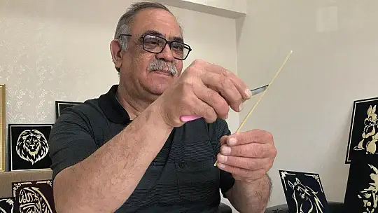 Görenler, ekin sapı olduğuna inanamıyor, sapı sanata dönüşüyor