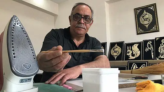 Görenler, ekin sapı olduğuna inanamıyor, sapı sanata dönüşüyor