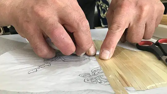 Görenler, ekin sapı olduğuna inanamıyor, sapı sanata dönüşüyor