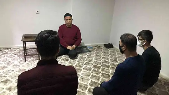 Görme engelli Polat teypten dinlediği ayetlerle hafız oldu