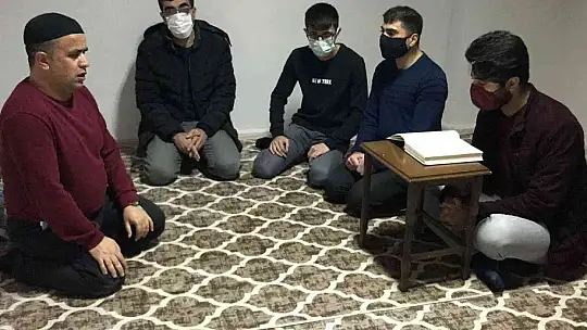 Görme engelli Polat teypten dinlediği ayetlerle hafız oldu