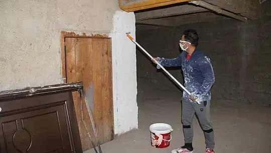 Gündüz boya badana, gece spor yaparak vücut geliştirme şampiyonu oldu
