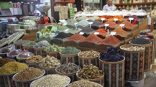 Gurbetçiler akın etti, Elazığ'da Kapalı Çarşı esnafının yüzü güldü