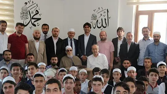 Hafız Abdullah Nazırlı'dan geriye kalan eserler vakfa ve Millet Kütüphanesi'ne gidecek