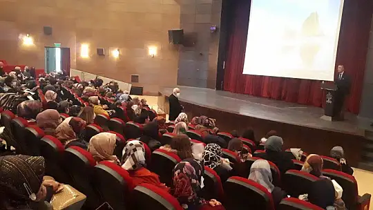 Halk Eğitim Merkezinde usta öğreticilere aşı farkındalığı eğitimi