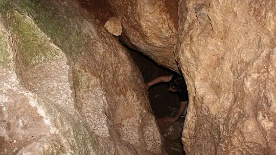 Harput'ta ki Buzluk Mağarası, giren 5 dakika duramıyor