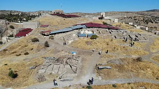 Harput Kalesi kazılarında 7 yılda 110 bin adet obje çıktı