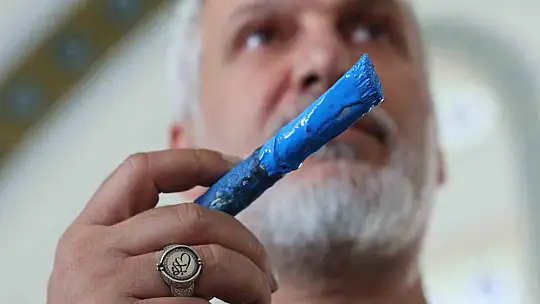 Hat ustası, 28 yıldır küçük fırçası ile 100'ün üzerinde cami süsledi