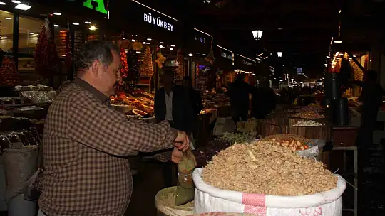 Havalar soğudu, vatandaşlar aktarlara akın etti