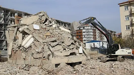 Hem yıkım, hem yapım çalışması sürüyor, bir mahalle 2 bin 251 konutla hızla dönüşüyor