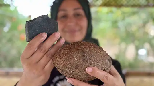 Hindistan cevizinden doğal sabun, sivilce ve lekeleri yok ediyor