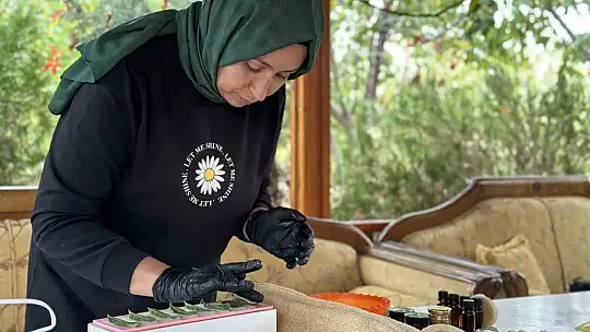 Hindistan cevizinden doğal sabun, sivilce ve lekeleri yok ediyor