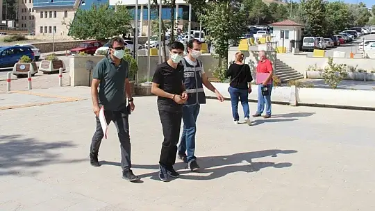 Hırsız, önce güvenlik kamarasına sonra polise yakalandı
